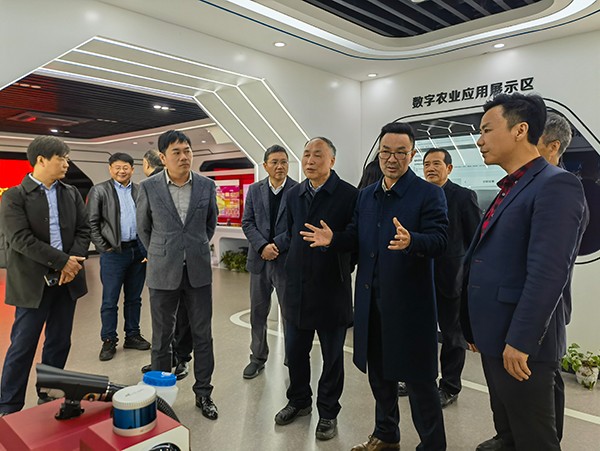 浙江大学校友总会乡村振兴分会会长一行莅临芭乐视频下载污在线观看调研指导