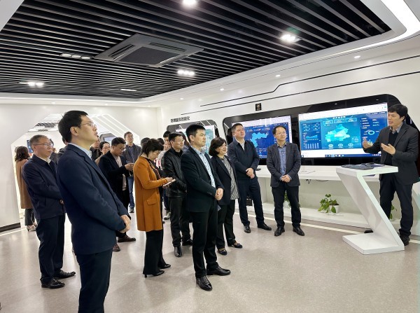 安徽省宿州市萧县县委副书记、县长朱新华等一行莅临芭乐视频下载污在线观看走访调研