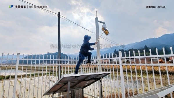 春垄之上，托普人用专业与温度，唤醒每一台“农田卫士”